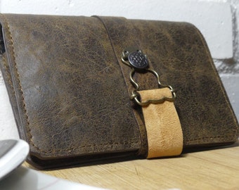 Tobacco pouch in vintage brown leather, elegant and functional - Made in France