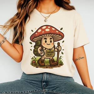 Shroom Buff uniseks T-shirt - leuk grafisch T-shirt voor natuurliefhebbers, cartoon paddenstoel T-shirt, Cottagecore T-shirt, campingshirt, wandelshirt