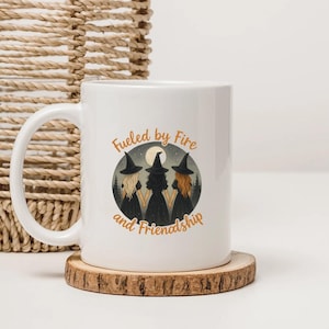 Amis sorcières PNG | Alimenté par le feu et l'amitié Design d'Halloween (fr) | Sublimation graphique pour gobelets, t-shirts, sacs fourre-tout, autocollants et plus