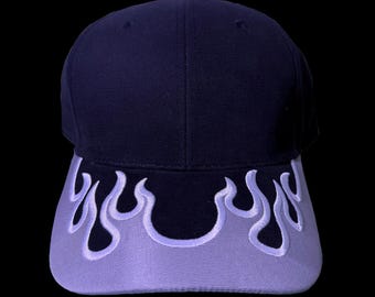 Gorra bordada con llamas, gorra de béisbol color lila fuego