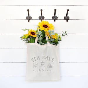 SPA Party Tote, Spa Girls Night Favor Bags, Bach Gift Bag, Bridal Shower Ideas, Bridal Party Bags, Wedding Planning Bag, Engagement Gift