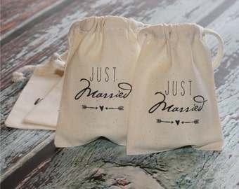 JUST MARRIED - Favor Bags - Set of 10 - ARROWS - Can be personalized also - Wedding Favor Bag - party favor bags