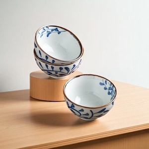 Japanese Ceramic Rice Bowl – Retro Blue & White Floral Small Serving Bowl – Traditional Asian Dinnerware – Giftable Handmade Tableware