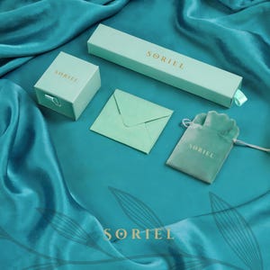 A luxury gift box, thoughtfully created to celebrate meaningful moments and the people you cherish.
