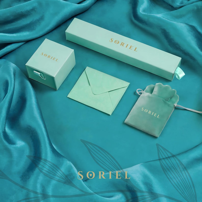 A luxury gift box, thoughtfully created to celebrate meaningful moments and the people you cherish.