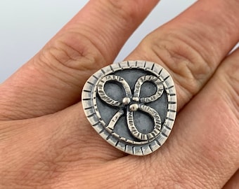 Handmade Sterling Silver Clover Shadow Box Ring, Size 8