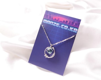 Collar Planeta Aurora, Colgante Celestial de Acero, Diseño Llave del Tiempo