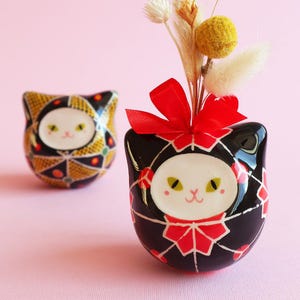 Unique Cat Design, Cute Ceramic Cat Vase Ceramic Handicraft Ornaments Animal Sculpture, Hand Painted Pottery Vase, Tabby Cat Home Decor
