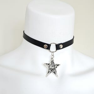 Black Star Choker Necklace – Faux Leather Gothic Collar with Silver Pentagram Charm