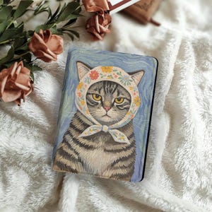 Striped Cat in Floral Headscarf Kindle Cover – Retro Style Case Fits Paperwhite 12th Gen & More – Auto Wake/Sleep – Fun Gift for Cat Moms