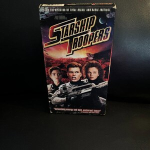 Starship Troopers (VHS, 1998, Closed captioned)