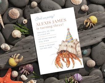 Invitación de cumpleaños con cangrejo ermitaño, invitación a fiesta costera oceánica, temática playera en acuarela, tarjeta de celebración de cumpleaños con conchas marinas