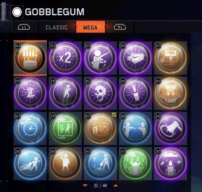 Pode incluir: Interface de jogo mostrando 'Gobblegum' com &iacute;cones circulares e gr&aacute;ficos &uacute;nicos. A interface inclui op&ccedil;&otilde;es 'Classic' e 'Mega', com o texto '21/44' na parte inferior.