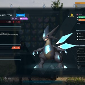 Puede incluir: Una pantalla digital que muestra una criatura oscura con forma de drag&oacute;n con detalles y alas azules. La pantalla muestra estad&iacute;sticas del juego, incluyendo nivel, habilidades y capacidades. El texto "Pal Stats" es visible.
