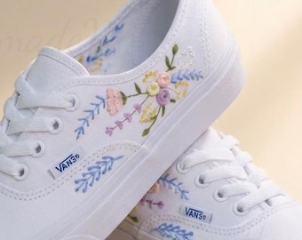 Custom VANS Embroidery Shoes, Small Flower EmbroideredLow-top VANS embroidered PINK Flower Embroidery