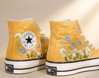 Custom Converse Embroidery Shoes, Small Flower Embroidered Converse 1970s, Blue Daisy Flower Embroidery Sneakers Custom