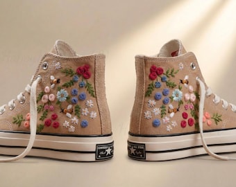 Zapatillas Converse personalizadas con bordado, Converse de los años 70 con bordado de flores pequeñas, rosas coloridas, zapatillas con bordado de abejas personalizadas