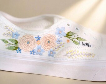 Custom VANS Embroidery Shoes, Small Flower EmbroideredLow-top VANS embroidered PINK Flower Embroidery