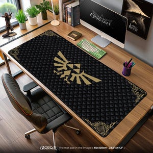 Alfombrilla de ratón con escudo Hylian de Zelda: alfombrilla de escritorio Triforce negra y dorada con un elegante diseño de Héroe del Tiempo, regalo para gamers.