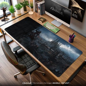 Tapis de souris Bloodborne Yharnam City – chasseur solitaire surplombant le paysage urbain gothique, tapis de bureau Dark Souls, décoration cadeau pour joueur