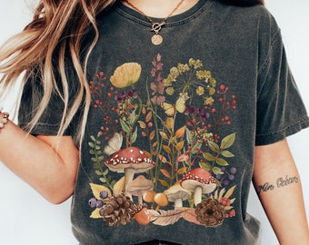 Goblincore Tshirt | Comfort Colors Mushroom Shirt | Cottagecore Tee | Fairycore & Naturecore T-shirt | Boho Clothing | Green witch