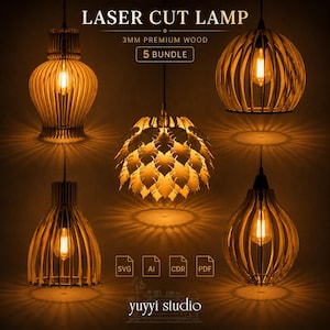 Può includere: Un set di cinque lampade a sospensione in legno tagliate al laser con varie forme geometriche e organiche. Il testo riporta LASER CUT LAMP, 3MM PREMIUM WOOD, 5 BUNDLE, SVG, AI, CDR, PDF e yuyyi studio. Ogni lampada emette una luce calda.
