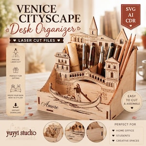 Può includere: Un organizer da scrivania in legno tagliato al laser con un design del paesaggio urbano di Venezia. L'organizer include una gondola, un ponte e degli edifici. Ha scomparti per penne, matite e altre forniture per la scrivania.