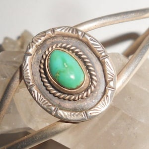 Brazalete de turquesa Cerillos &quot;Ojo de Dios&quot; en plata esterlina con turquesa verde - Pulsera de la era Harvey hecha a mano, joyería antigua firmada por un artista