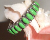 Gaspeite Ring quot Needle Point quot Zuni Thumb Size (12) Old Pawn Native American Vintage Sterling