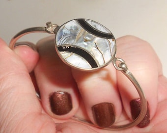 Pulsera con incrustaciones de abulón y ónix-brazalete-brazalete focal circular modernista- Vintage 1960s México
