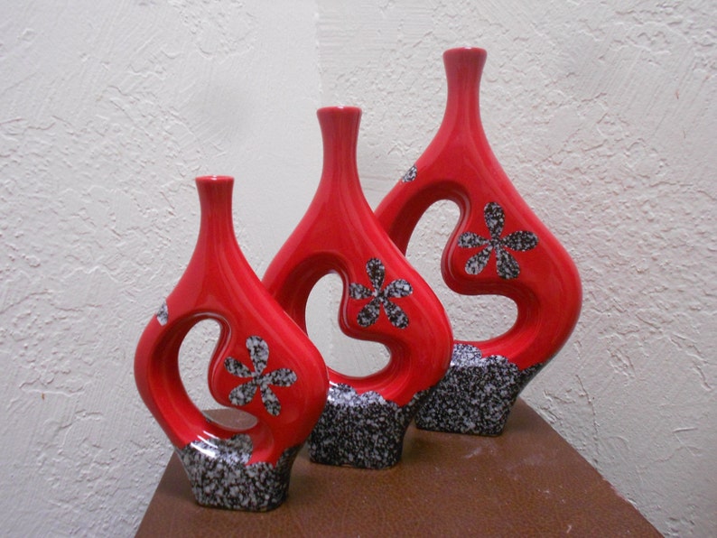 Red Italian Pottery Vases Eames Era Atomic Kitsch Graduated Etsy