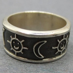 Moon & Sun Wedding Band Ring Sterling Silver Celestial Ring Unisex Band Vintage .925 Silver Size 7