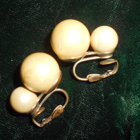 Cream Faux Pearl Flat Button Clip On Earrings 1 1/16" Vintage Cream Faux Pearl Flat Button Clip On Earrings 1 1/16" Vintage
