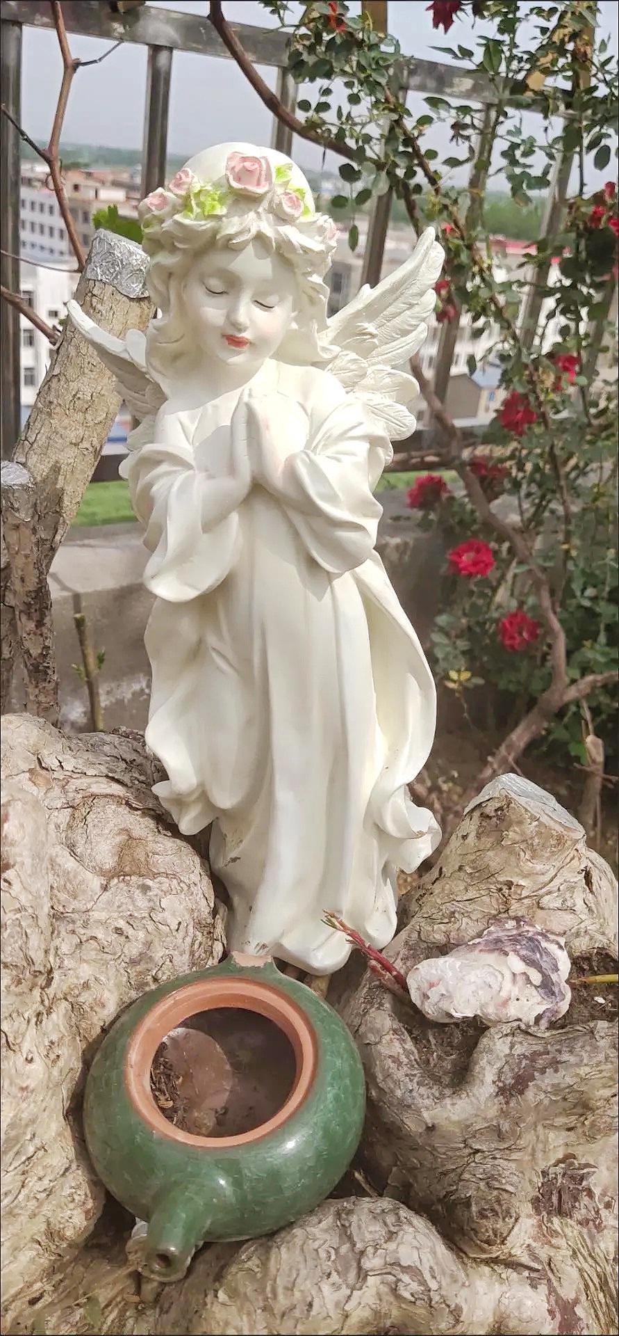 イタリアで購入 白いセラミック製天使の置物 園芸用品 オーナメント