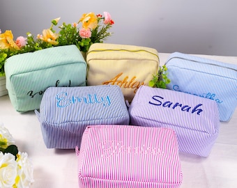 Bestickter Name Seersucker Make-up Tasche, Brautjungfer Geschenke, Monogramm Make-up Tasche, Brautjungfer Make-up Tasche, Hochzeit Gastgeschenk, Geschenk für Sie