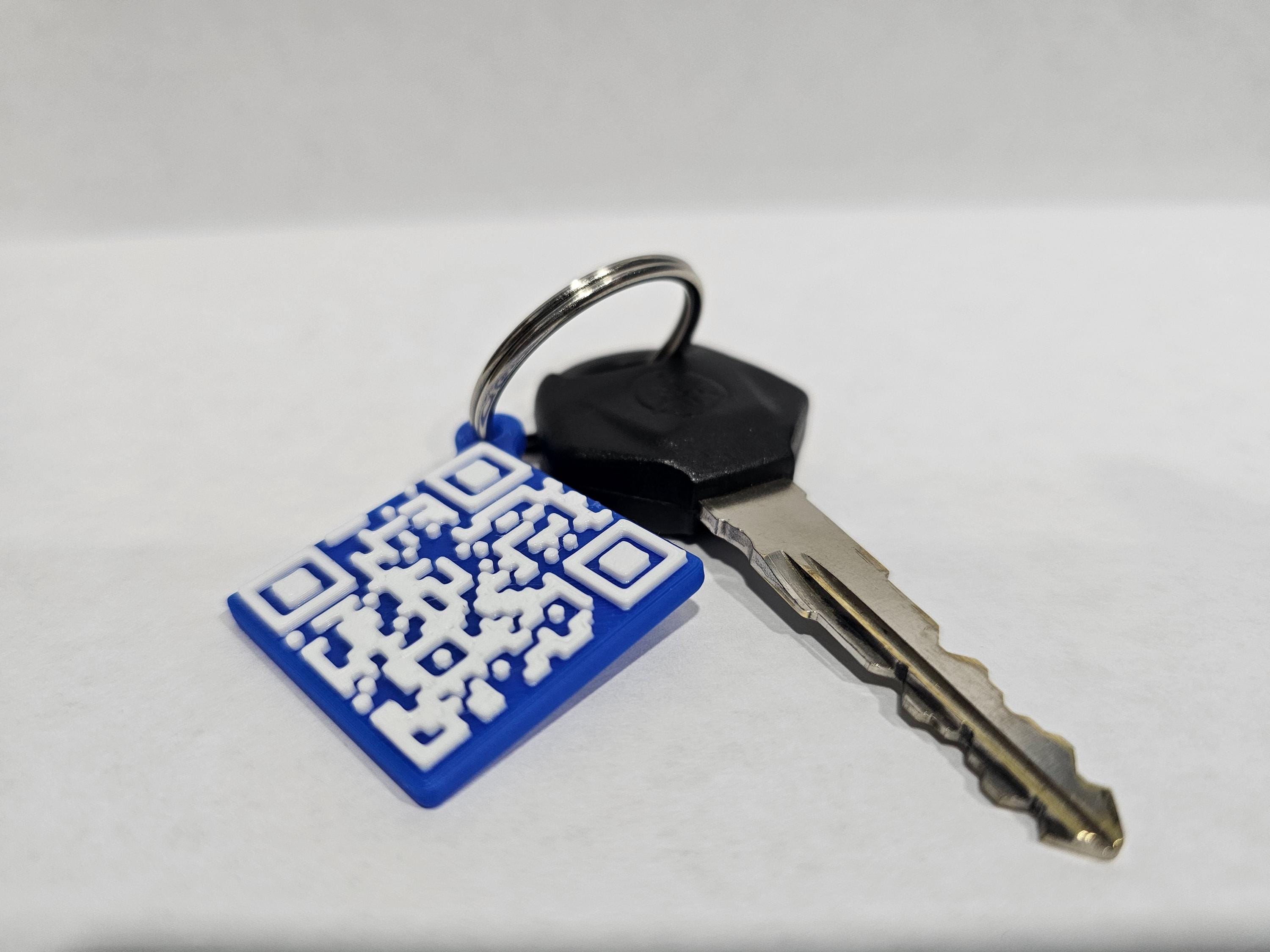 Customizable QR Code Keychain 3D Printed - Etsy