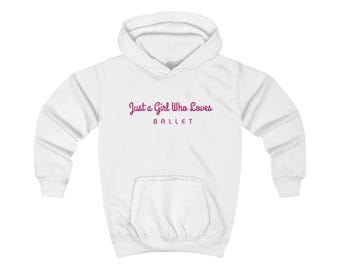 Sudadera con capucha infantil "Just A Girl Who Loves Ballet" (Una chica que ama el ballet) con estampado de zapatillas de ballet rosas / Jersey para niñas con eslogan de ballet