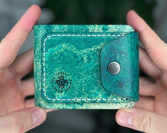 Leather Wallet Hand-Dyed Green — Unisex Bifold with Coin Pocket