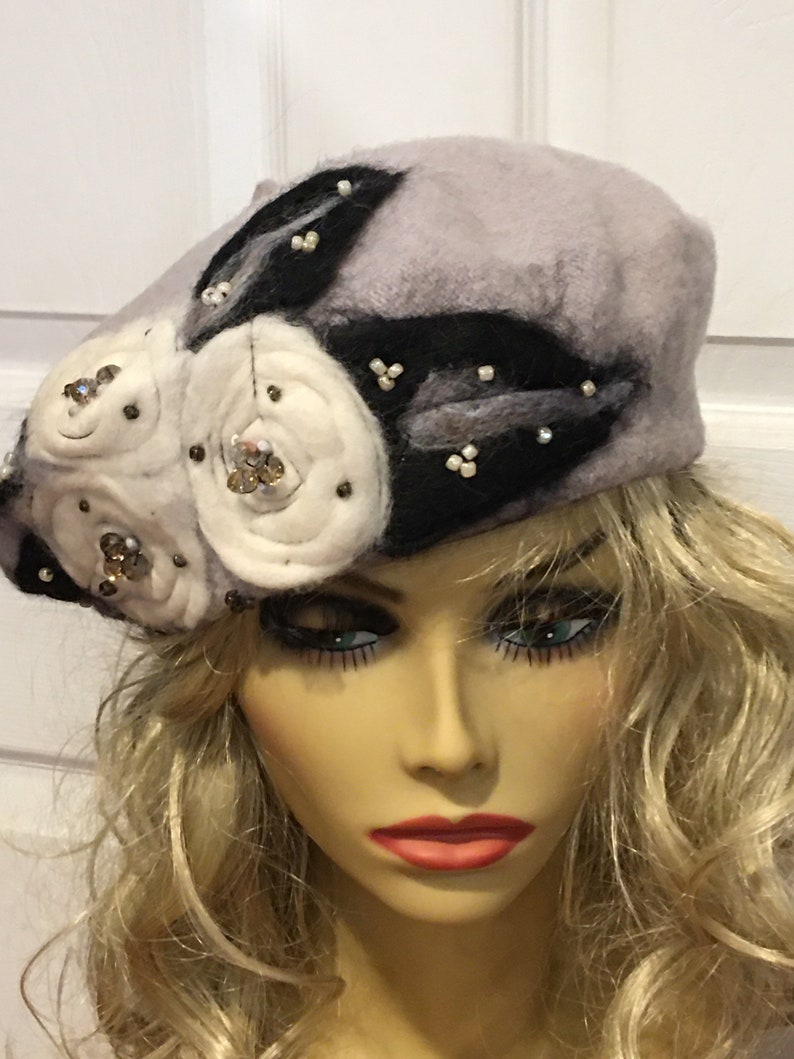 Grey Beret with White Needle Felted Flowers Black Leaves and Beads image 3