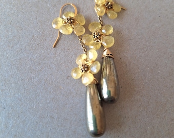 Pyrite drop and Heliodor flower earrings, Pyrite and Heliodor long earrings in Gold vermeil Yellow gemstone wire wrapped flowers and Pyrite