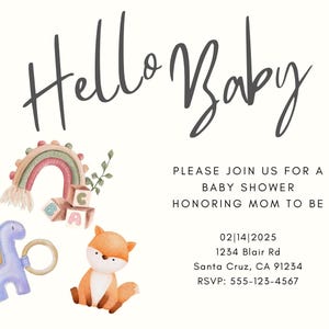 Puede incluir: Invitación a un baby shower con las palabras "Hello Baby" en una fuente cursiva. La invitación presenta ilustraciones de acuarela de un arcoíris, bloques, un sonajero de dinosaurio y un zorro. La invitación incluye la fecha, hora y lugar.