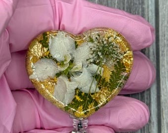 Porte-badge rétractable en fleurs pressées naturelles - Porte-badge floral personnalisé en résine - Cadeau botanique mignon pour infirmière - Pince crocodile rétractable
