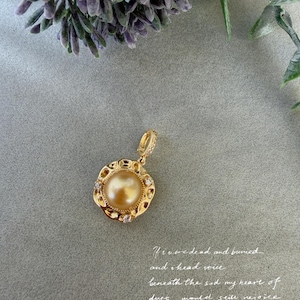 Luxury South Sea Gold Pearl Pendant
