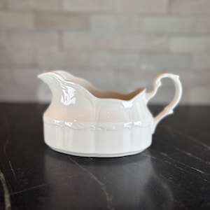 Englische Keramik Sauciere von J & G Meakin - Vintage Soße Krug aus weißer Keramik - Cottagecore Geschirr