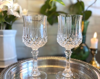 Pair of Vintage Crystal Wine Glasses – Elegant Toasting Goblets – Bride & Groom Wedding Glasses – Anniversary Celebration Stemware