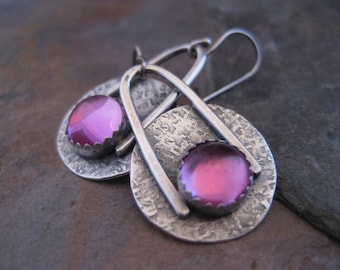 Sterling zilveren Dangle Drop Disk oorbellen met roze saffier