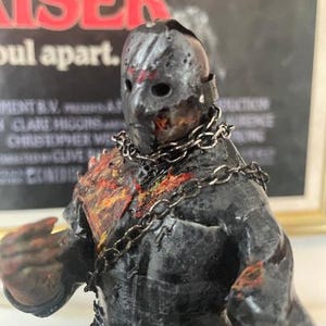 Viernes 13 &quot;Savini Jason Voorhees en el Campamento Crystal Lake&quot; Réplica de película de terror VHS de los años 70, 80 y 90, escultura artística, recuerdos