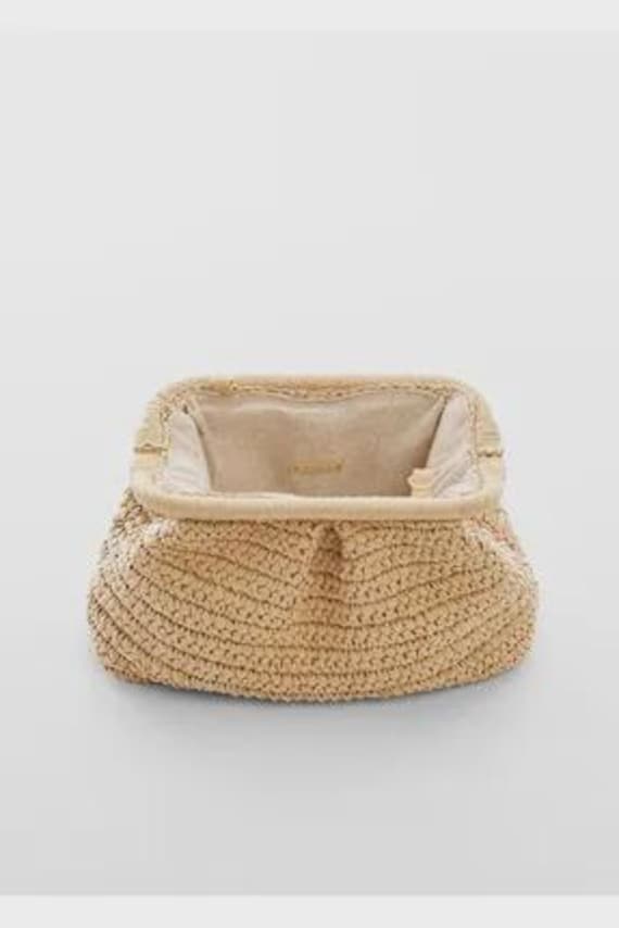 40 Crochet Clutch Bags with Fringe, Wristlets, and Granny Squares 16 Crochet Raffia Clutch Bag