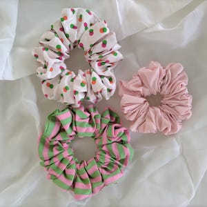 Scrunchies, 3er Set, Stoffreste, Ideal zum Verschenken, Ohne Abfall, Handgemacht, Nachhaltig