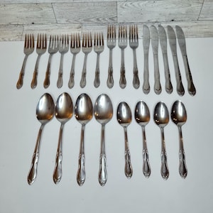 Lot 23 Pcs Oneida/Simeon L. & George H. Rogers Homestead Stainless Flatware
